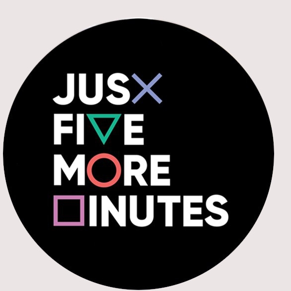 Väggdekal - Spelsymboler / FIVE MORE MINUTES / Runda