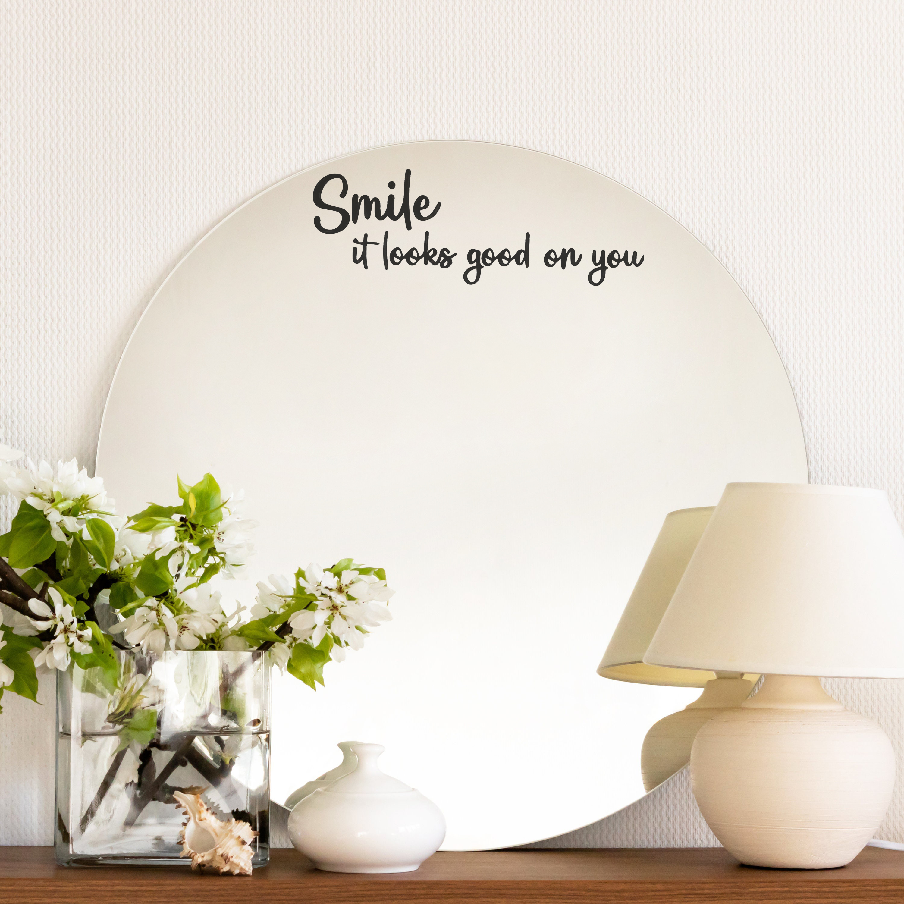 Klistermärke – Smile it looks good on you