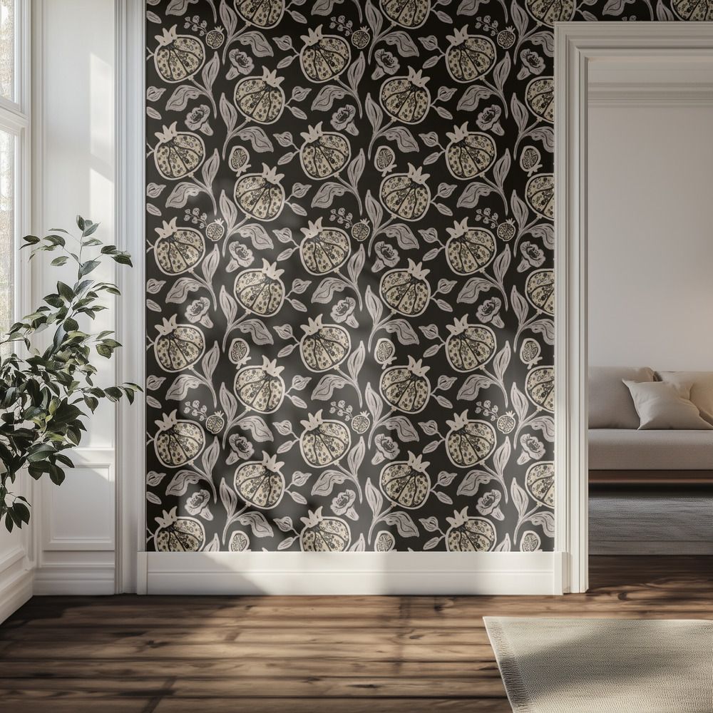 Tapet – Svart granatäpplemotiv